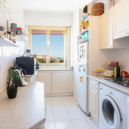 In The Center Of Antibes, Up To 4 Persons To Sleep Appartement *