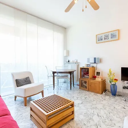 In The Center Of Antibes, Up To 4 Persons To Sleep Apartment Antibes